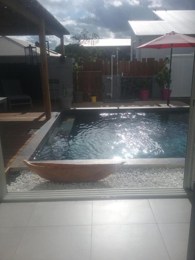 Maison Tonga Piscine Jaccuzi Saint Pierre Exterior photo